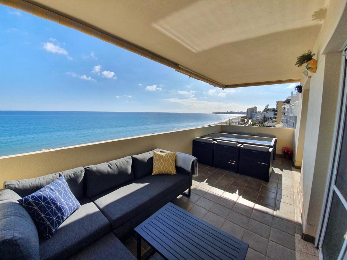 Front Row Penthouse On Carvajal *