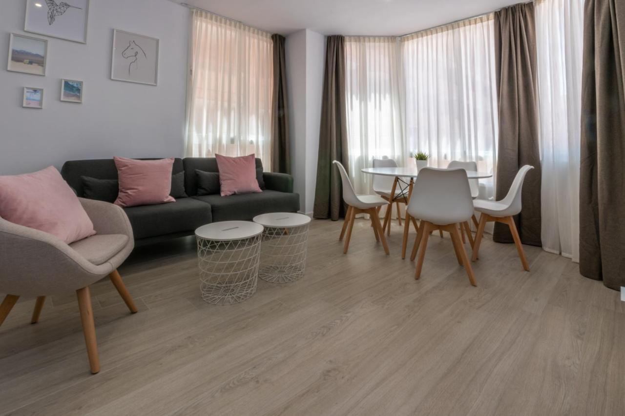 Beachfront 1br Centre - Palmeras Huoneisto