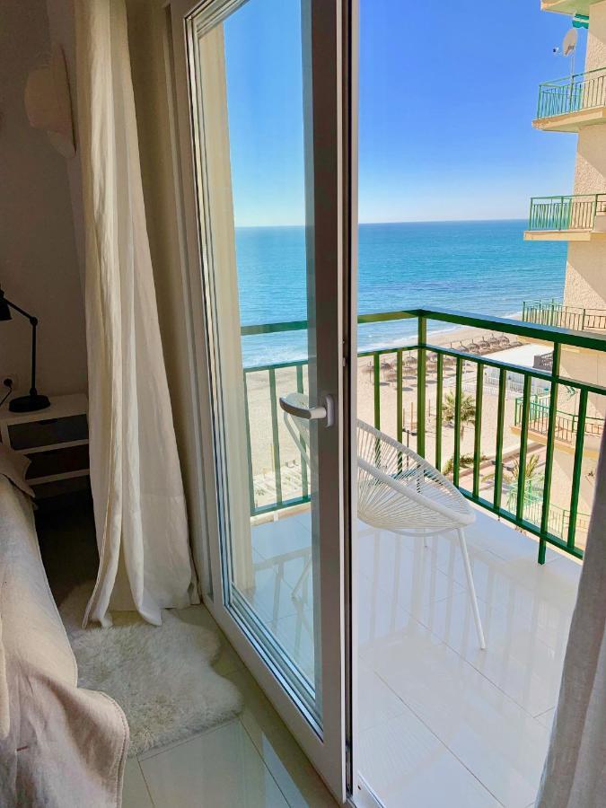 Beachfront In Apartment *