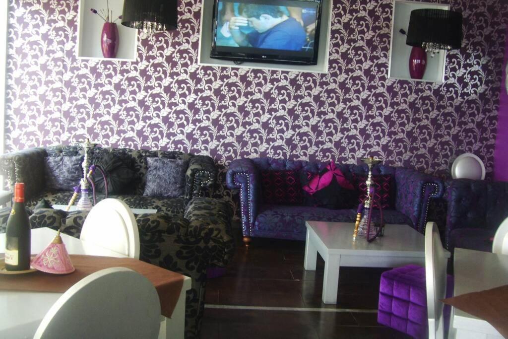 , Beach, Centre ,balcony With Seaview, For 4 Persons Appartement *