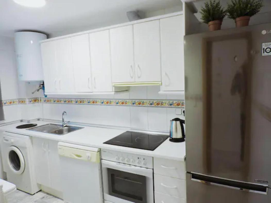 Cozy 2 Bedroom Apartment. Parking Included. Apartment Fuengirola
