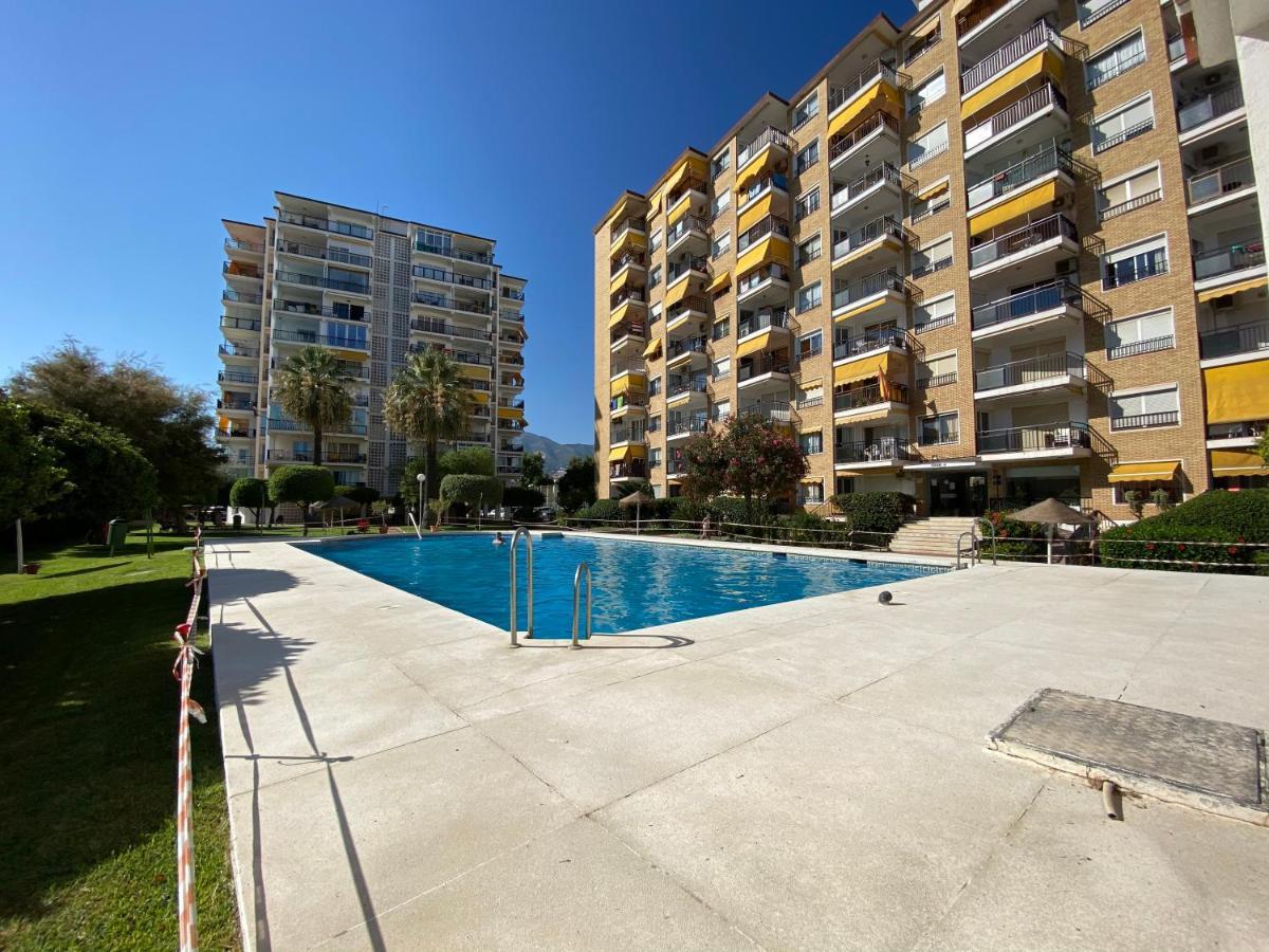 Modern 1 Bedroom Seaside With Pool *