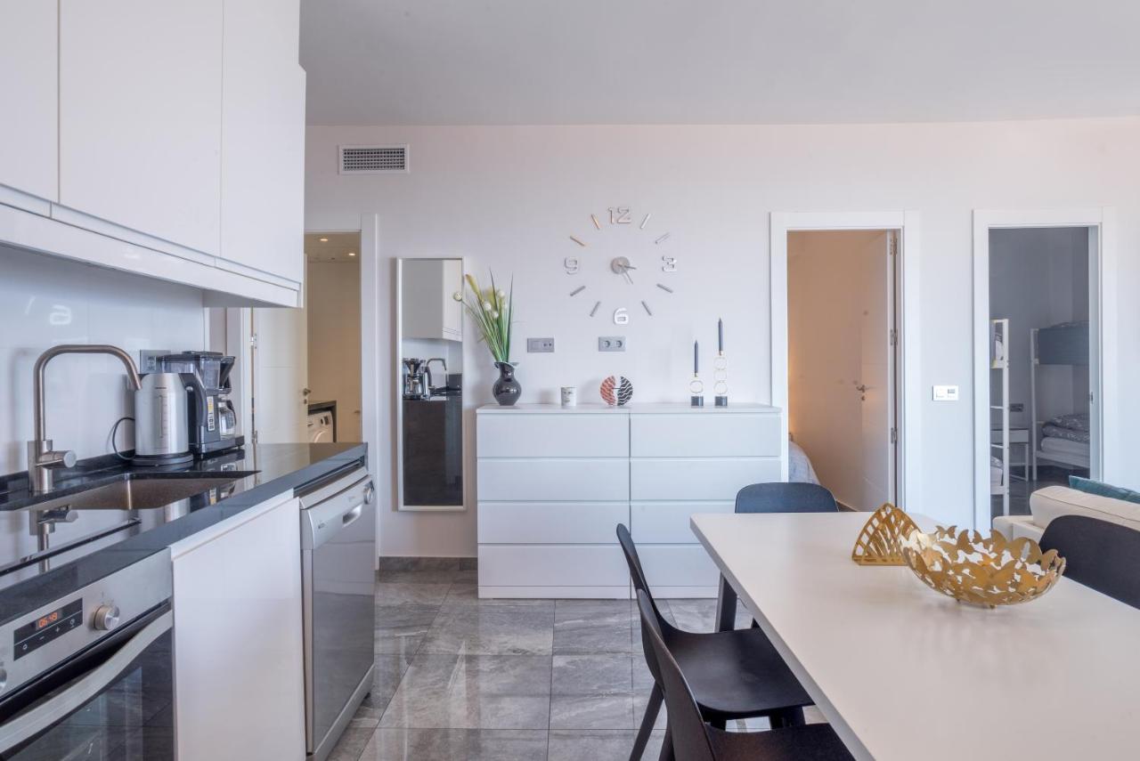 Marina View Two Bedroom Apartment *