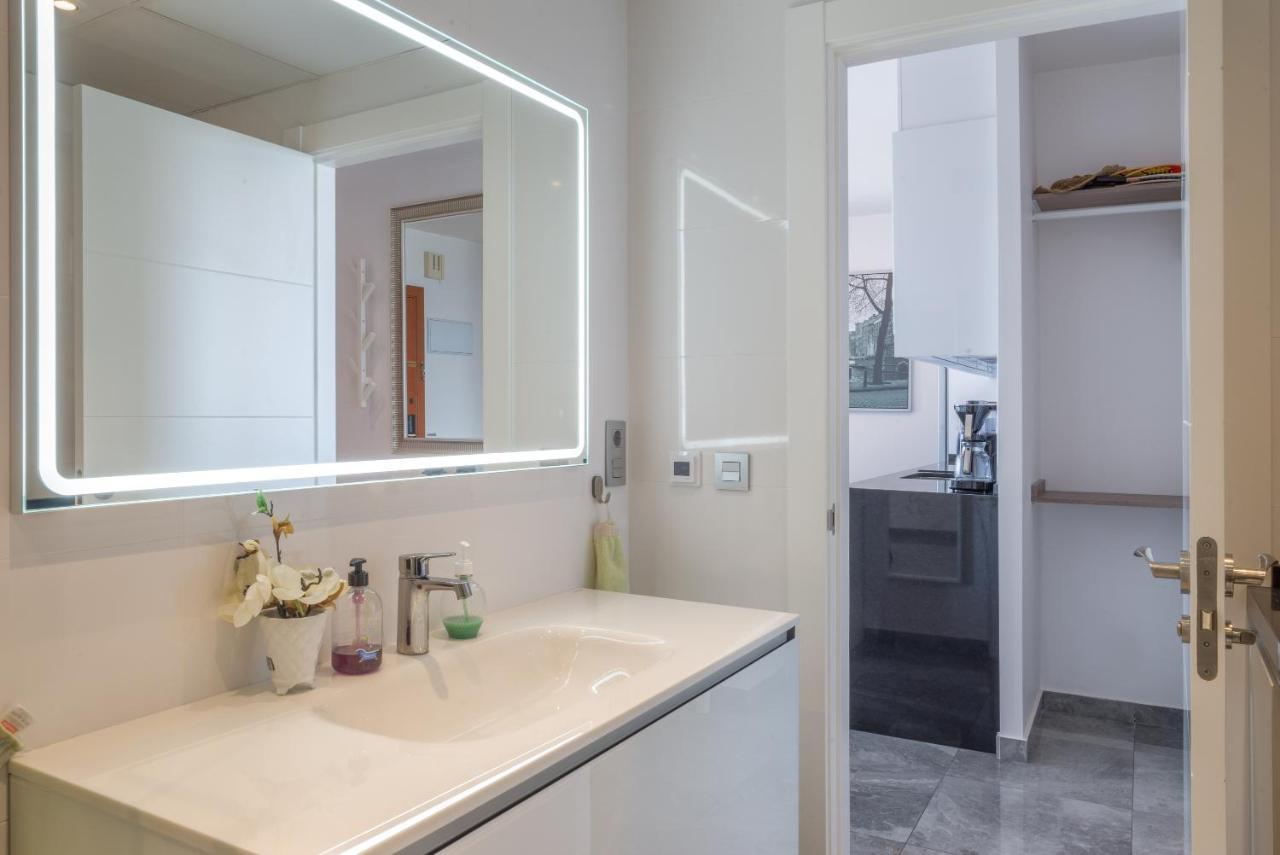 Marina View Two Bedroom Apartment *