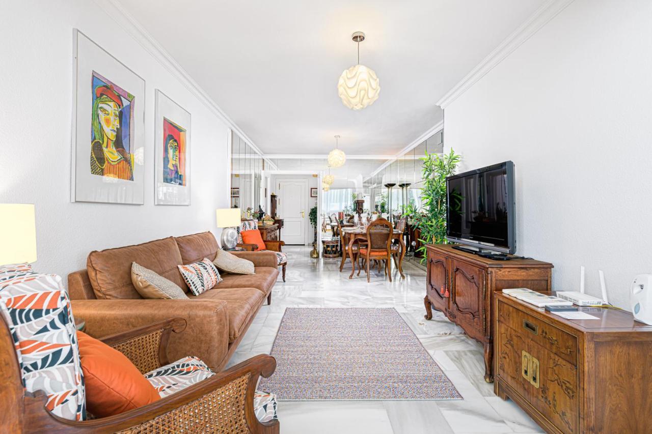 Immaculate 3-bed In Apartment *