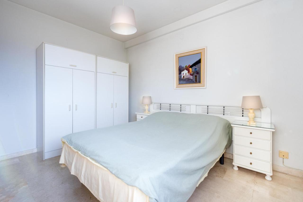 Apartment Centre *