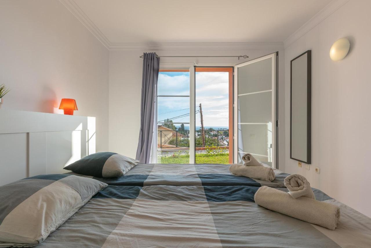 Apartment Hills With Seaview