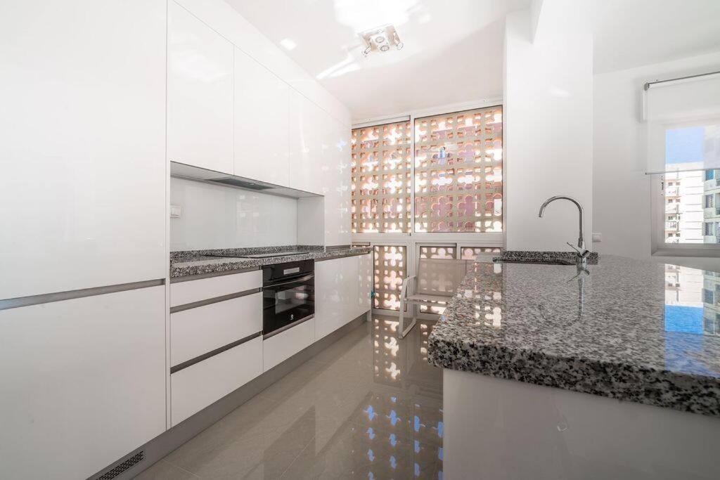 Stunning Gem With And Sea Views Appartement Fuengirola