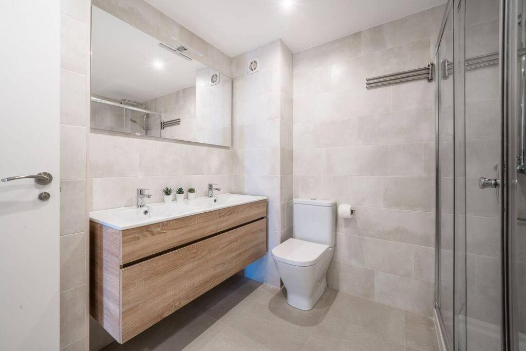 Stunning Gem With And Sea Views Appartement *