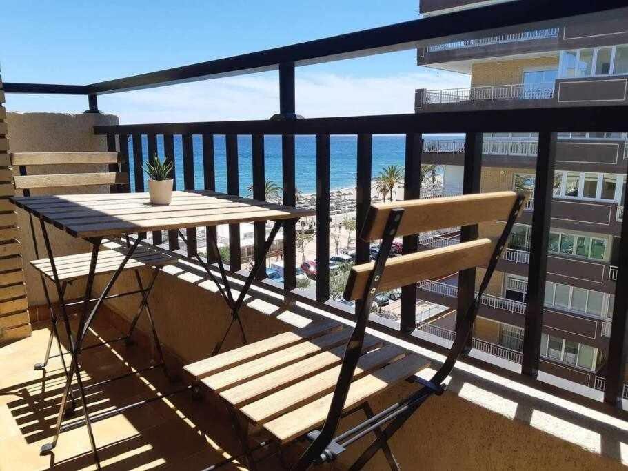 Huoneisto Precioso Apartamento Frente Al Mar Con Piscina Fuengirola