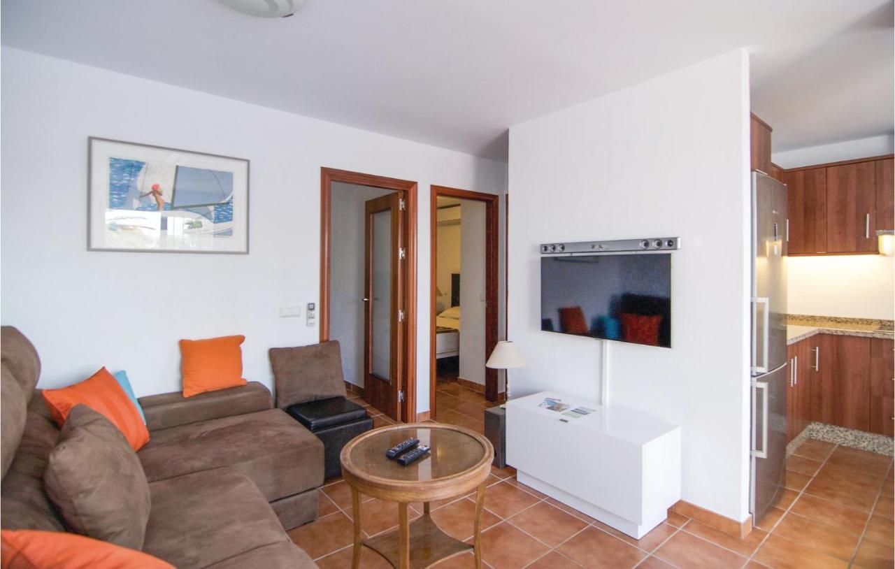 Apartment In Fuengirola, Malaga With Kitchen *