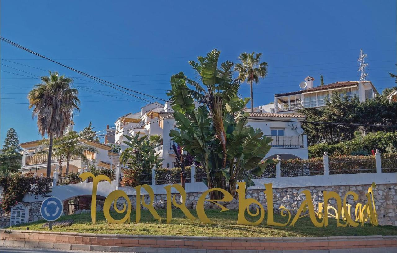 Apartment In Fuengirola, Malaga With Kitchen *