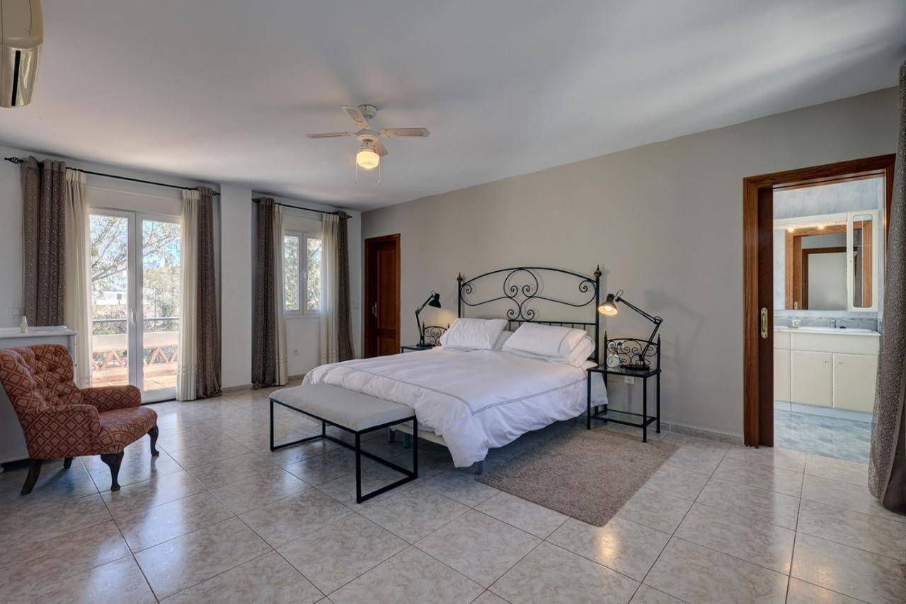 Villa 088 Bright And Spacious Andalusian Style With Private Pool