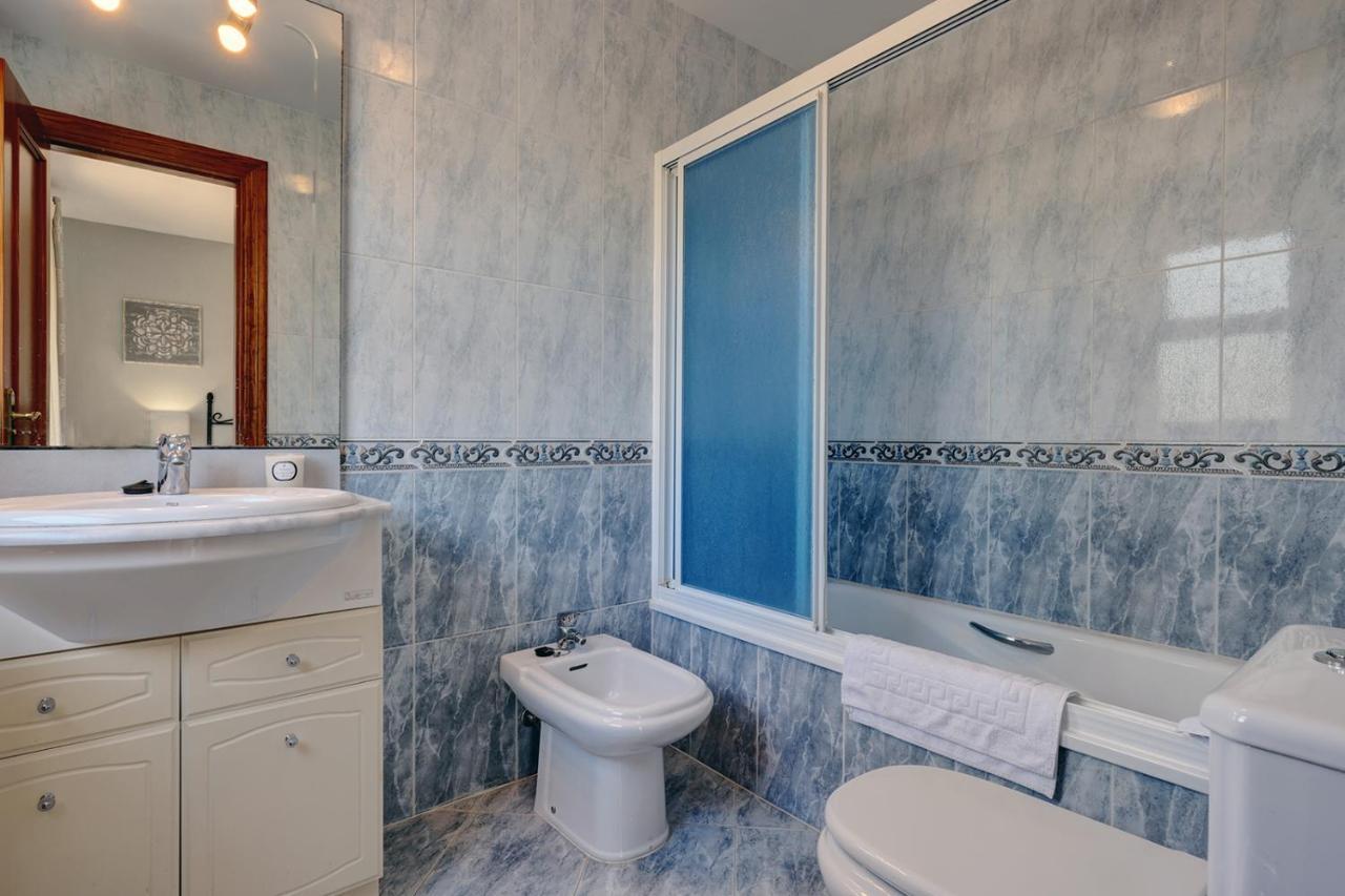 088 Bright And Spacious Andalusian Style With Private Pool