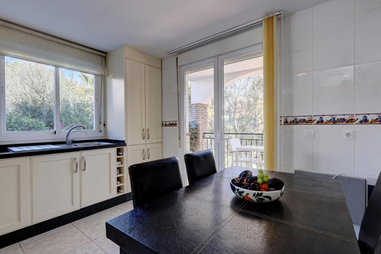 088 Bright And Spacious Andalusian Style With Private Pool