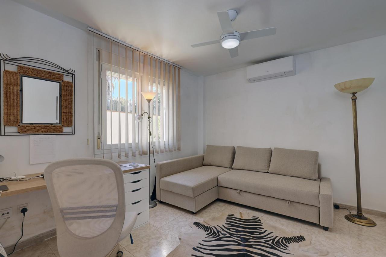 088 Bright And Spacious Andalusian Style With Private Pool Villa *