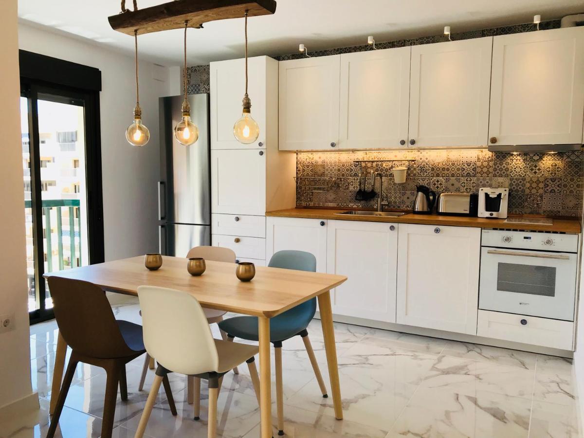New 2br 100m-to-beach Free Parking Apartment *