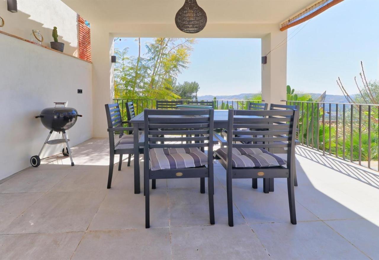 Amazing With Panoramic Views *