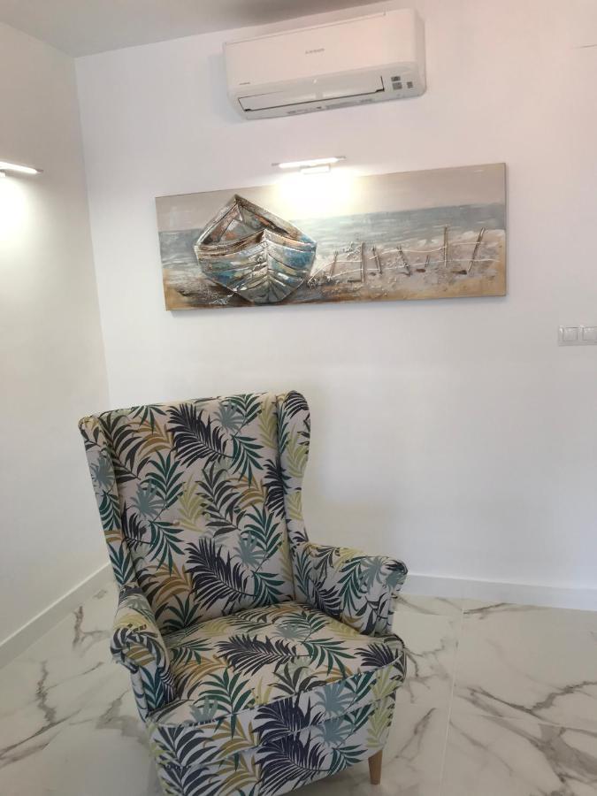 New 2br 100m-to-beach Free Parking