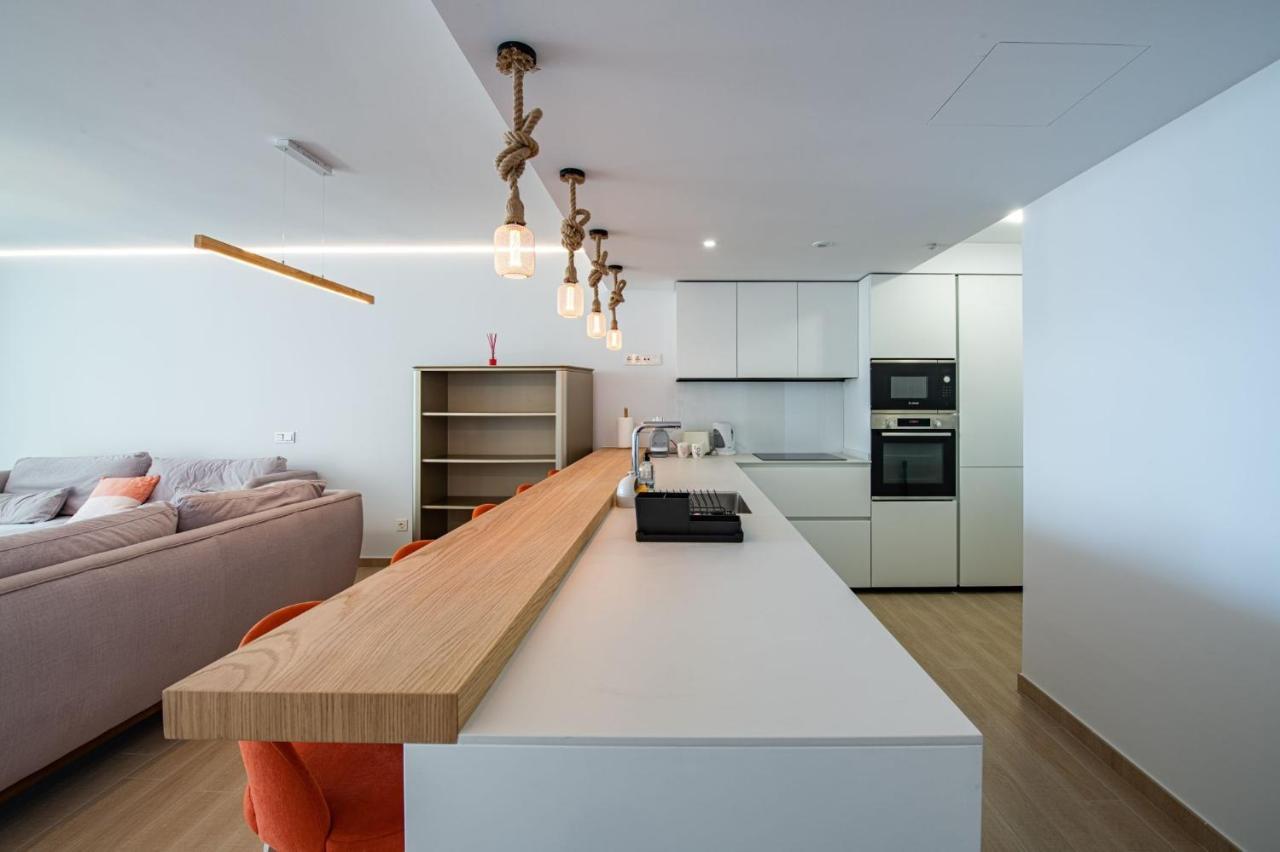 Excellent Two Bedroom Apartment *