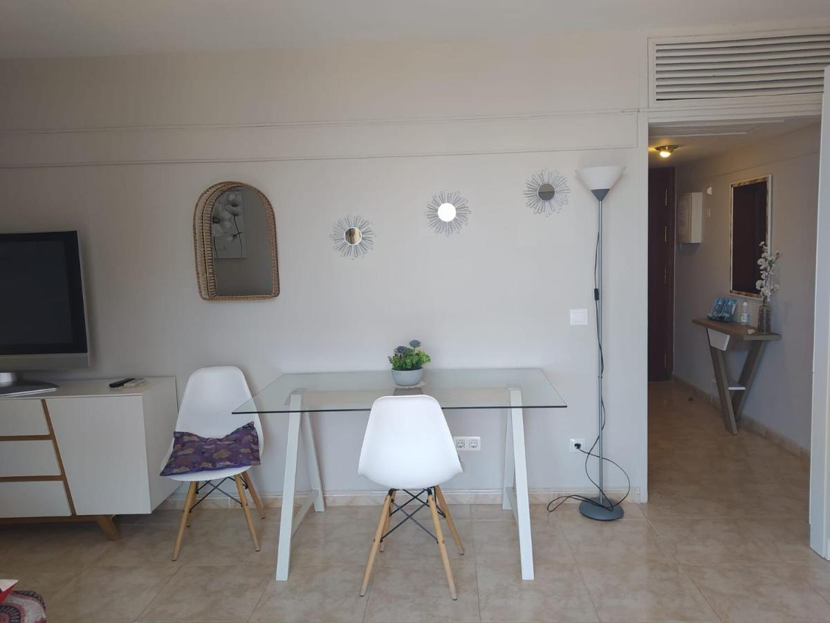 Palmeras, 893 Apartment *
