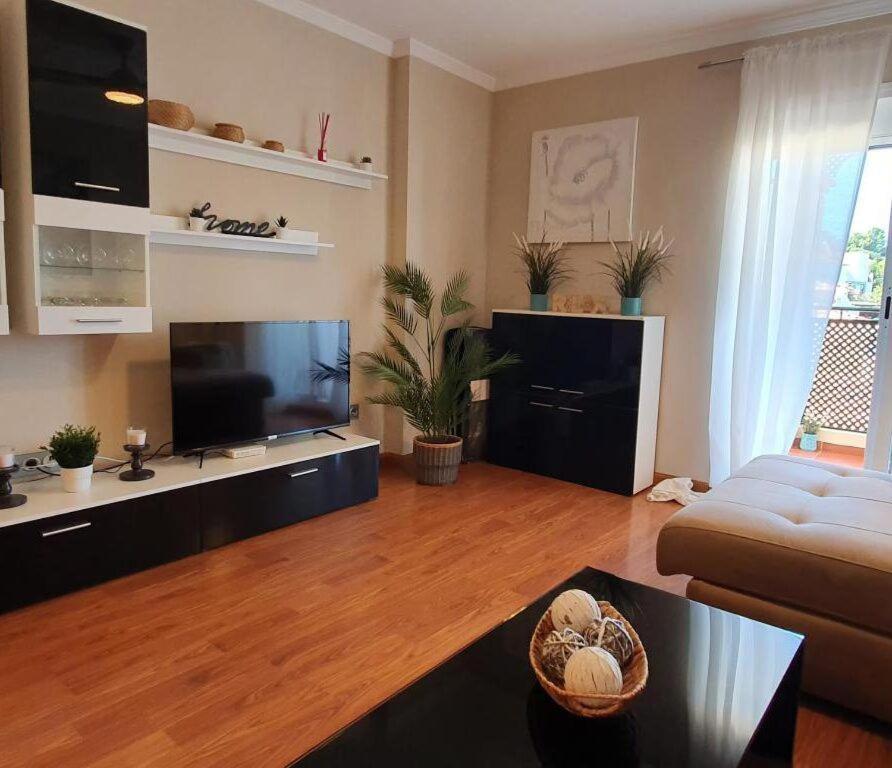 Cosy And Modern In Apartment *