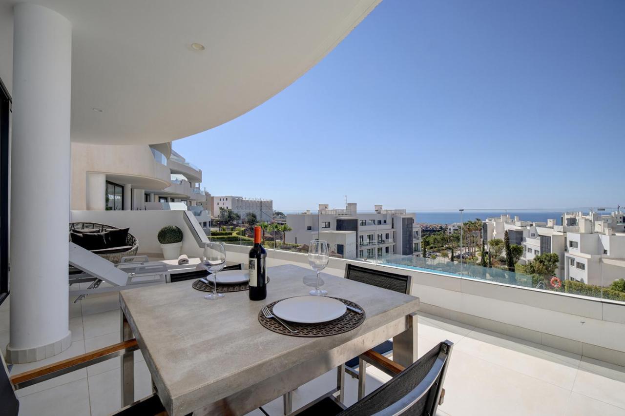 Stylish Three Bedroom @ Higueron West! Apartment *