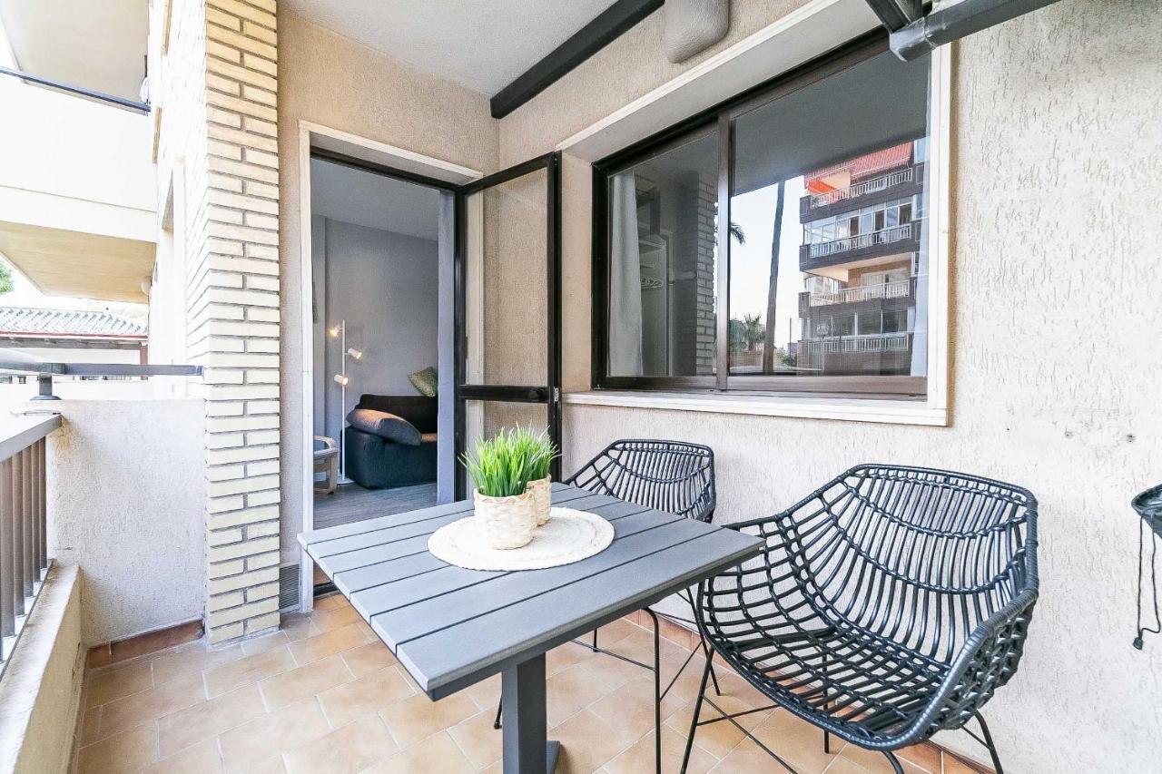 76-lovely Front In Apartment