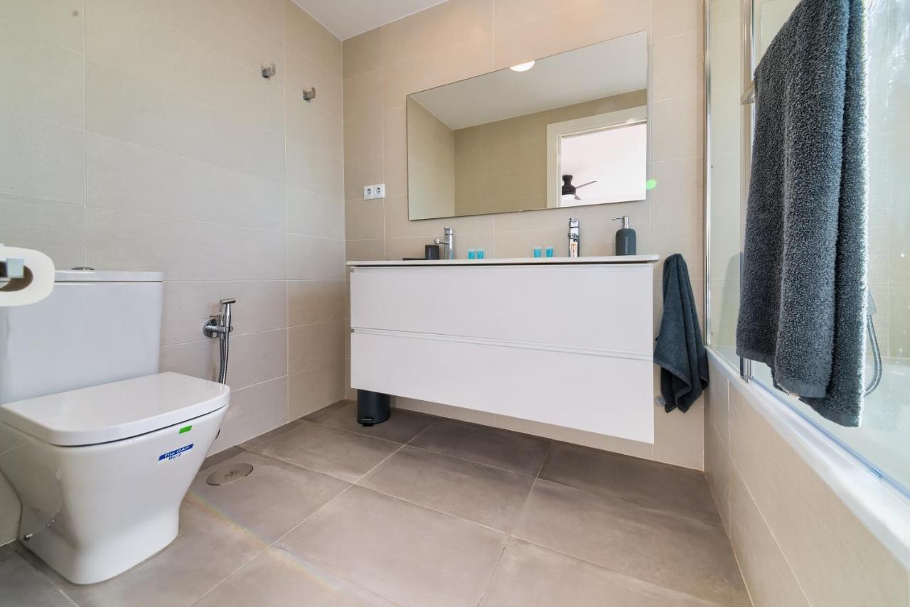 Holidays2fuengirola Duplex With Stunning Sea View, Terraces,1st Line Beside Port Apartment
