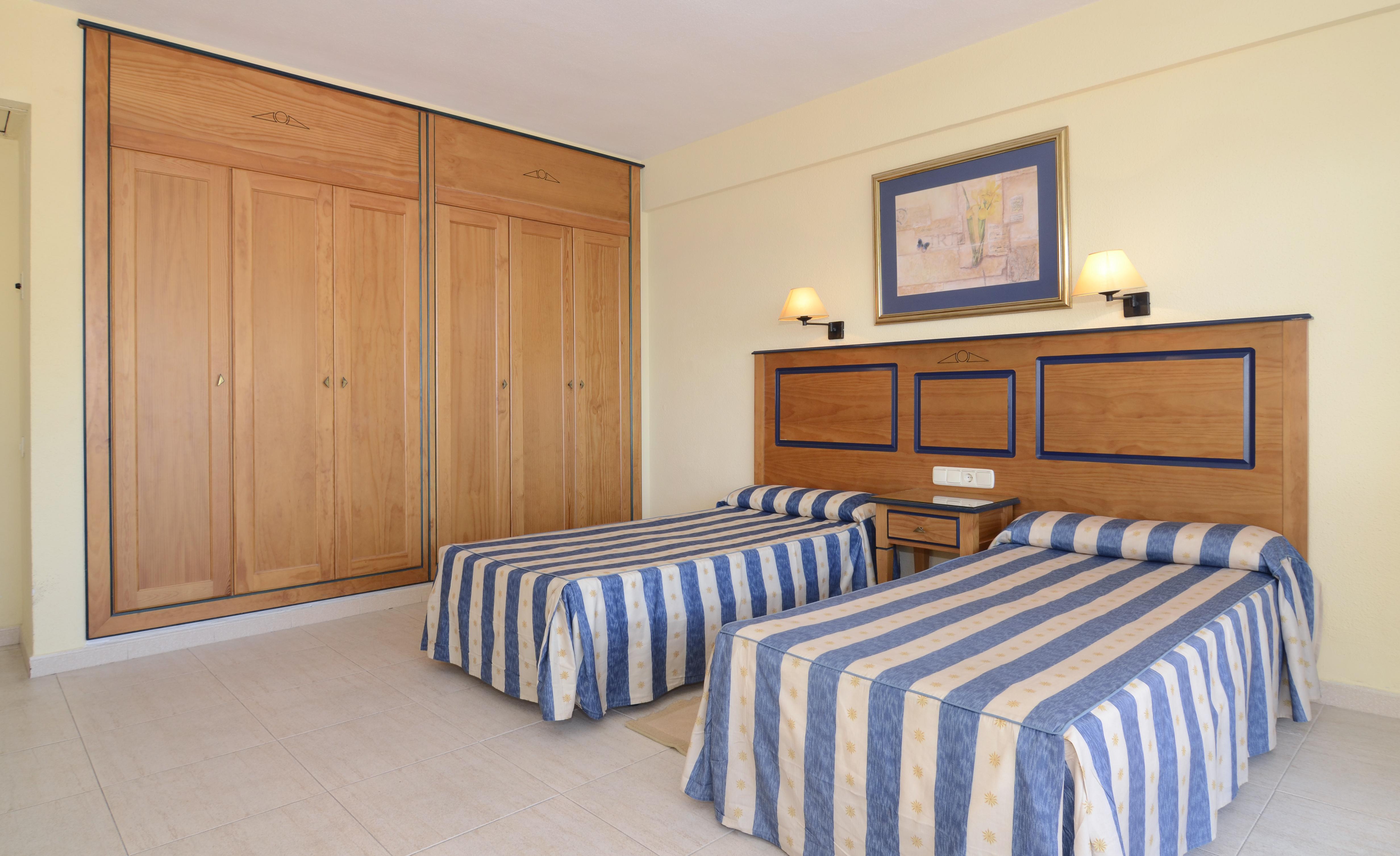 Pyr Aparthotel