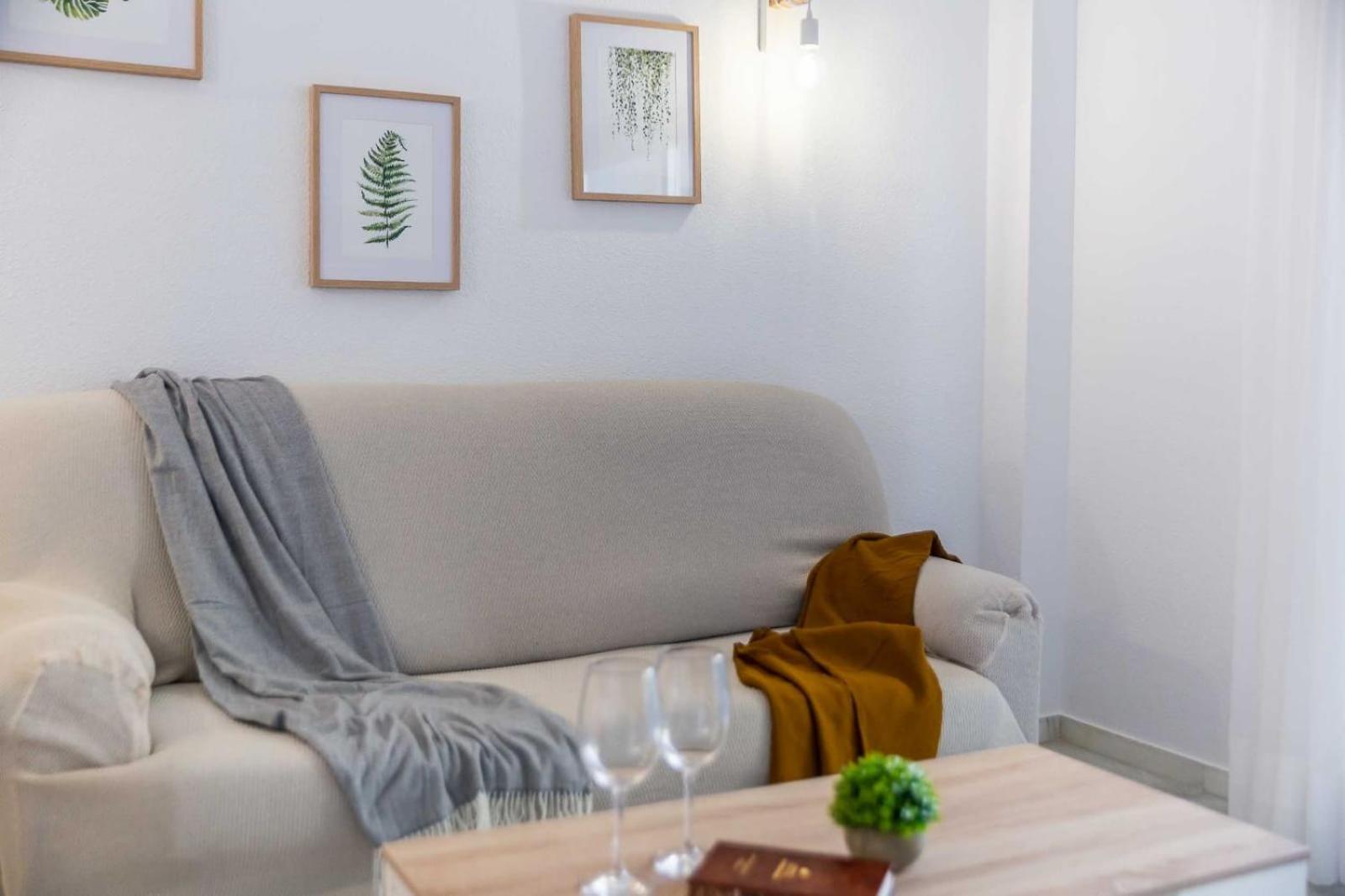 Boliches Paseo Maritimo Rey De Espana Esquina Lope De Vega 1 Mas Sofa Cama Salon Mas Cama Supletoria Appartement Fuengirola