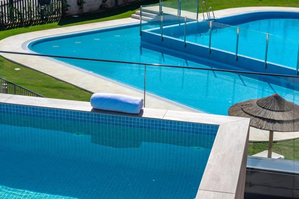 Apartment Stunning Penthouse W Private Pool In El Higueron By Costarentals - Ref 178