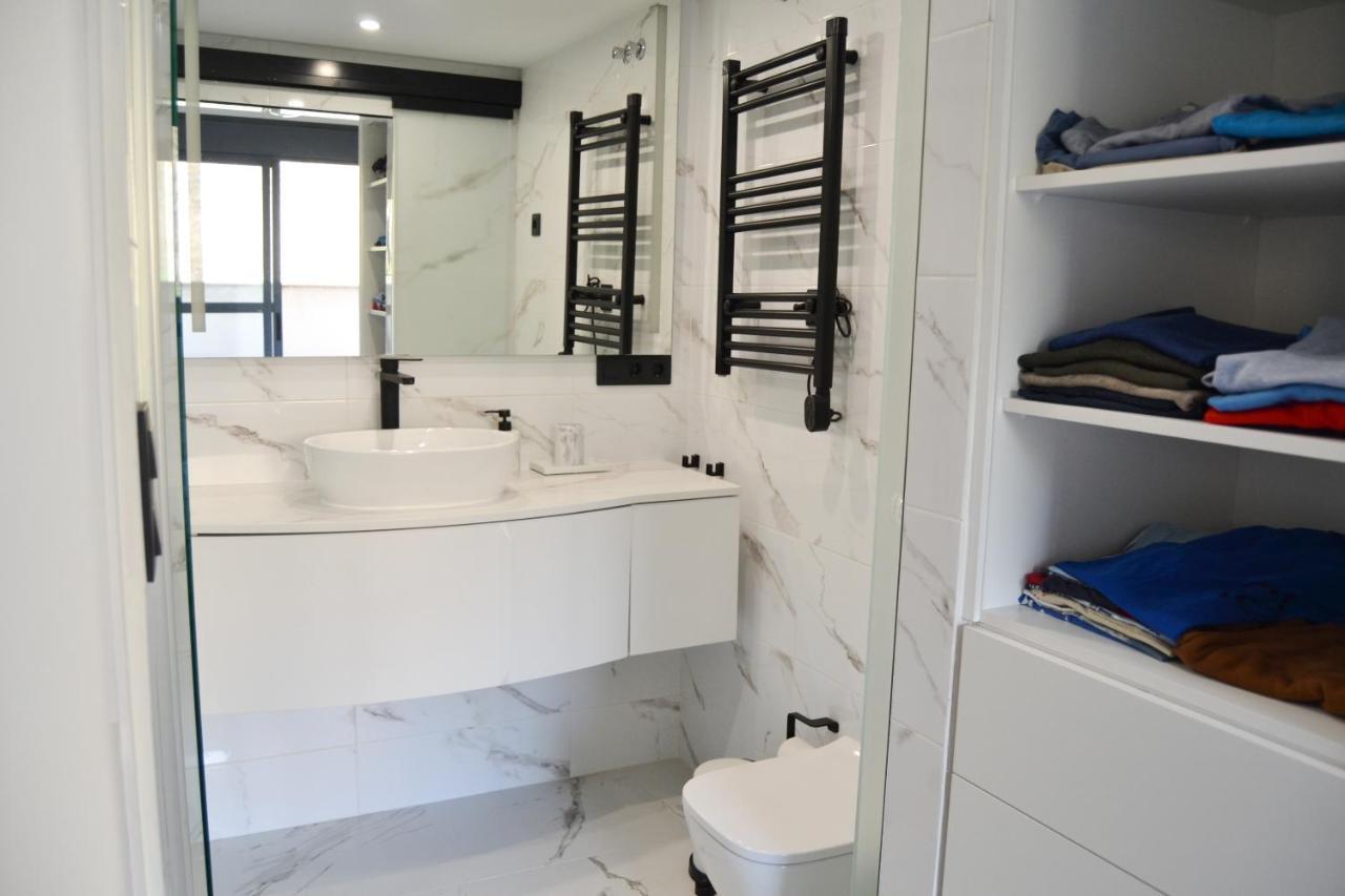 Luxury With Sea Views Private Parking And Terrace Apartamento Fuengirola