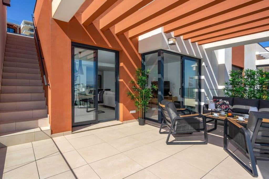 Apartment Stunning Penthouse W Private Pool In El Higueron By Costarentals - Ref 178 *