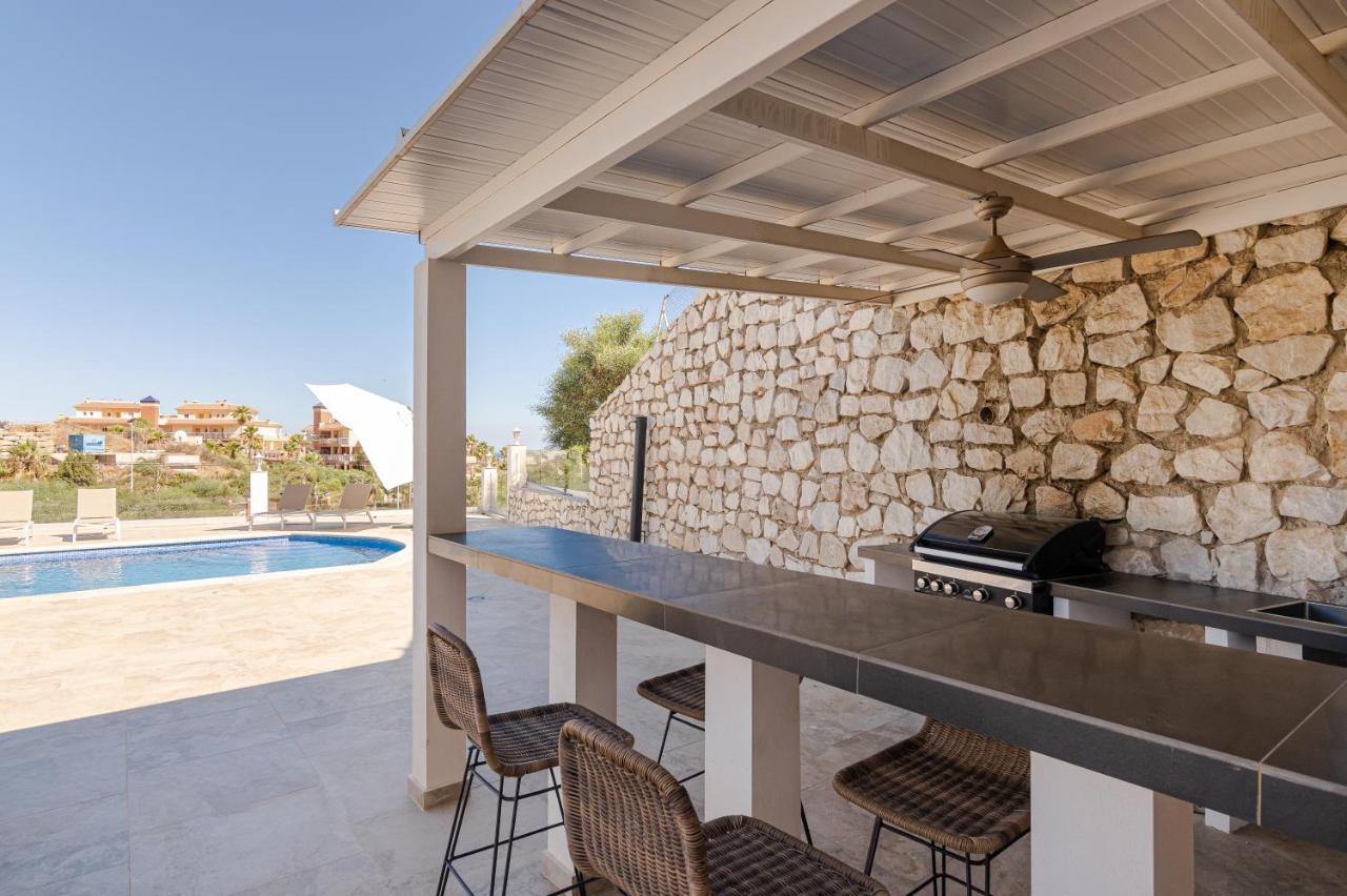 Renovated With Sea-views And Pool *