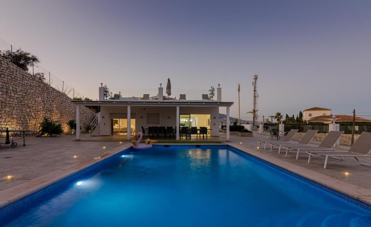 Renovated With Sea-views And Pool Fuengirola