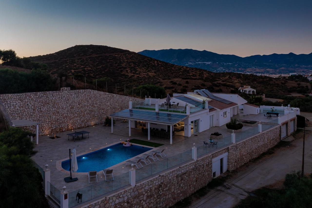 Renovated With Sea-views And Pool Villa