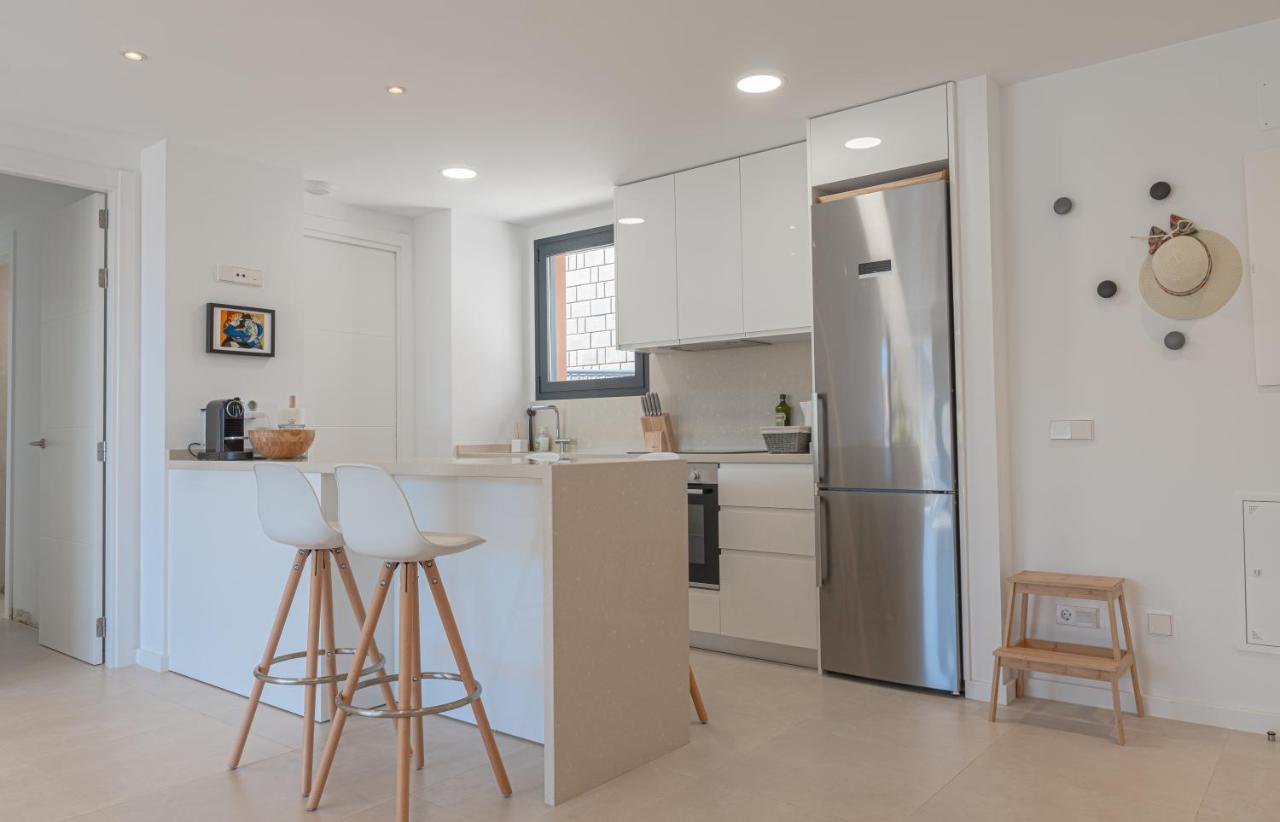 Lovely Modern In Middel Views