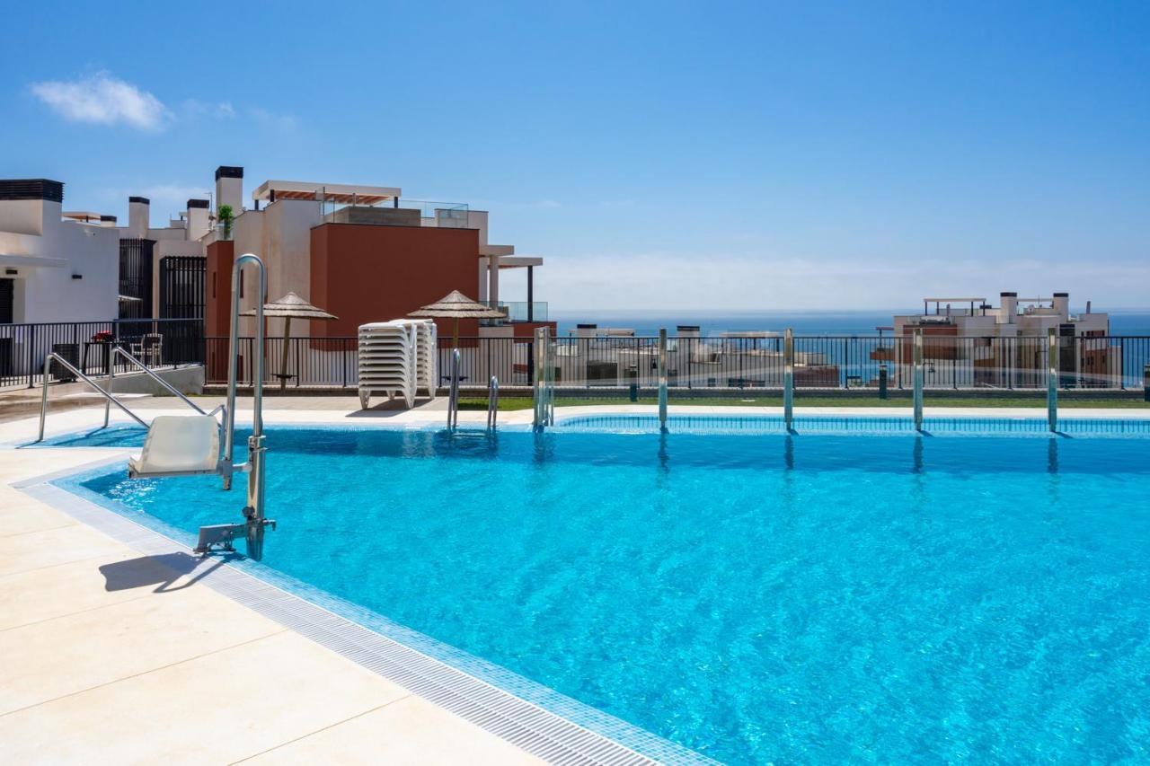 Fantastic Poolfront In Middel Views By Costarentals - Ref 161