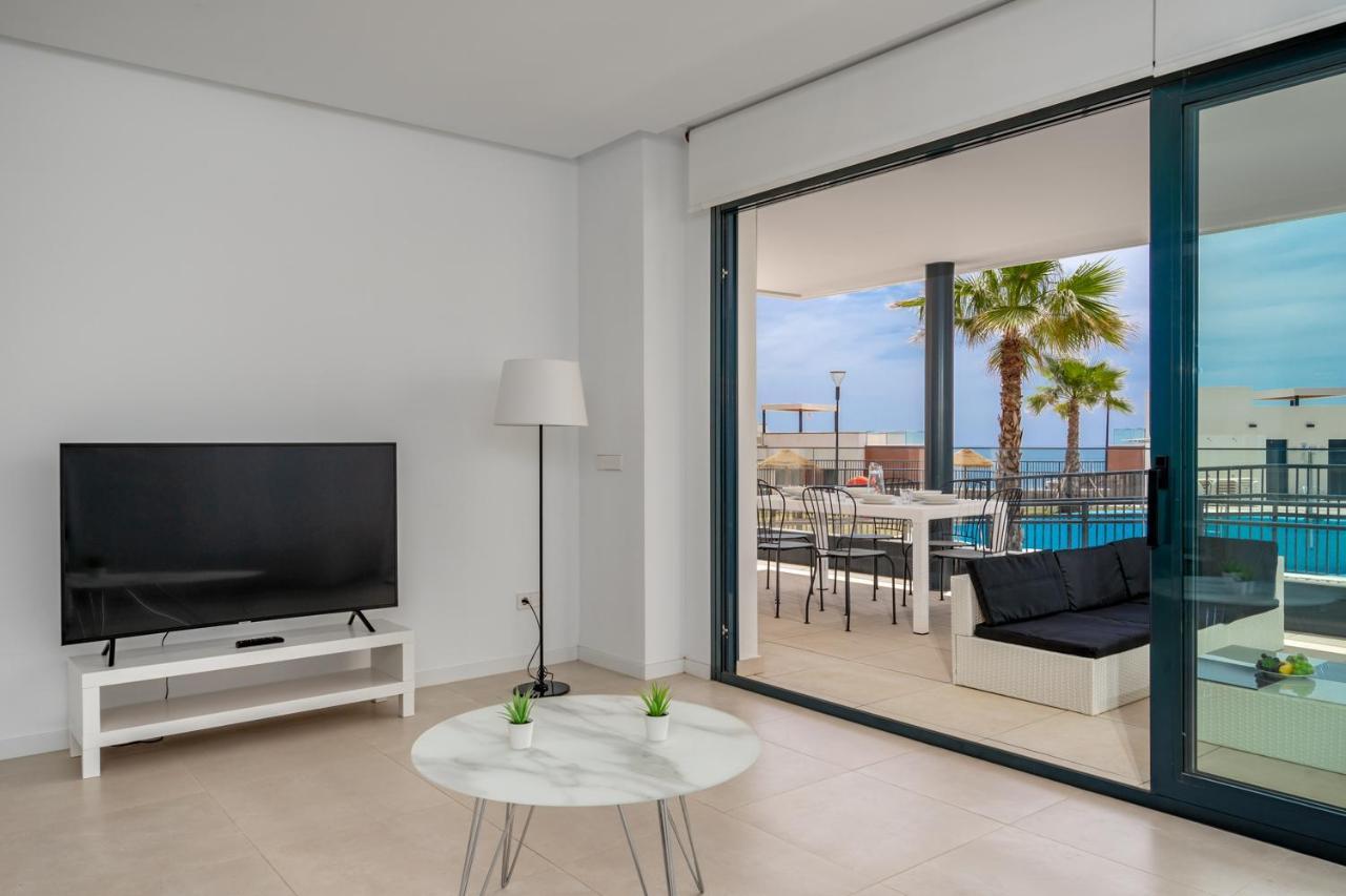 Apartment Fantastic Poolfront In Middel Views By Costarentals - Ref 161
