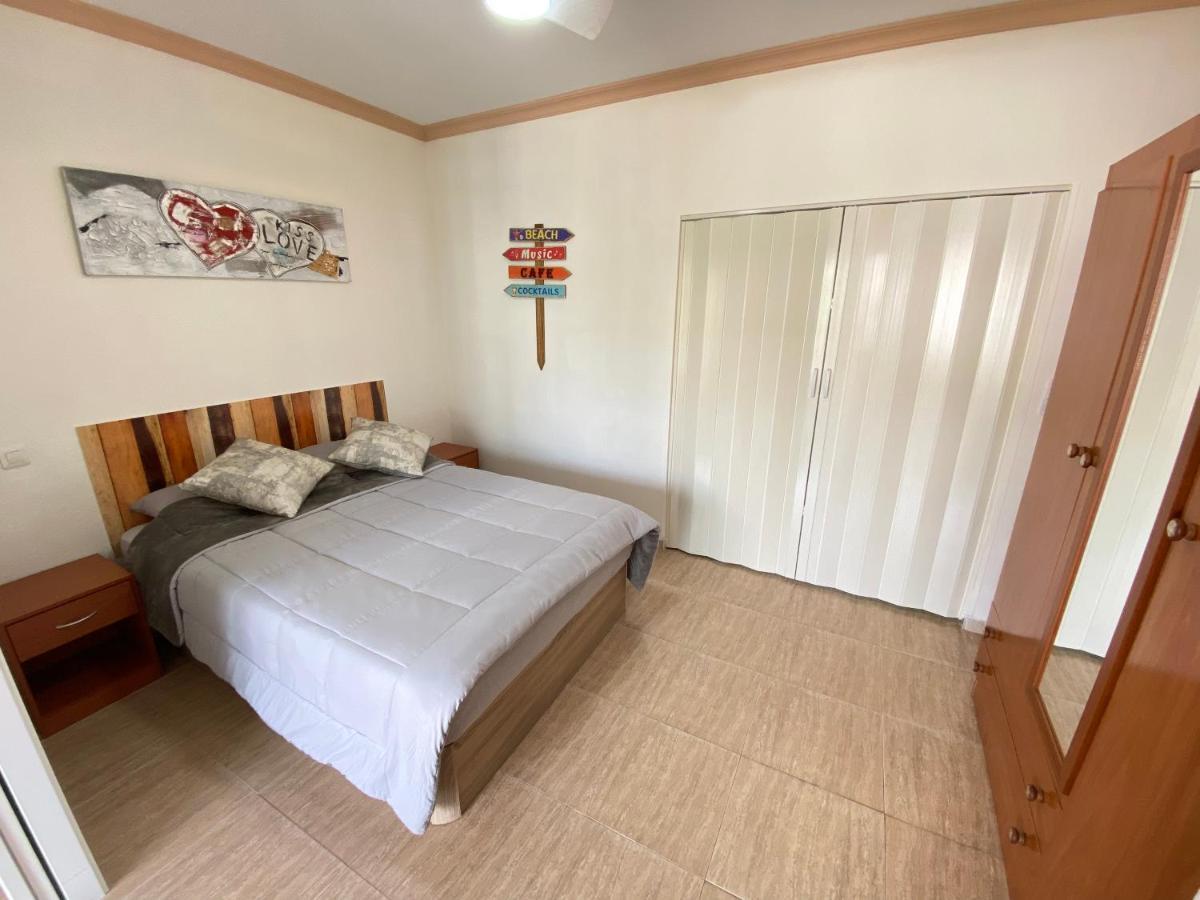 W/balcony View & Pool Apartment