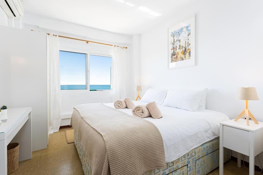 Ensuite Mediterranean Sea Front Huoneisto Fuengirola