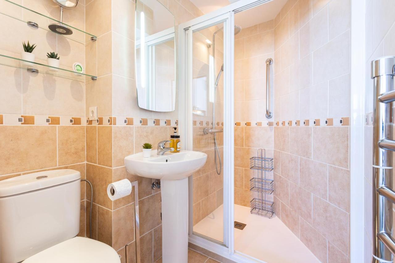 Huoneisto Ensuite Mediterranean Sea Front Fuengirola