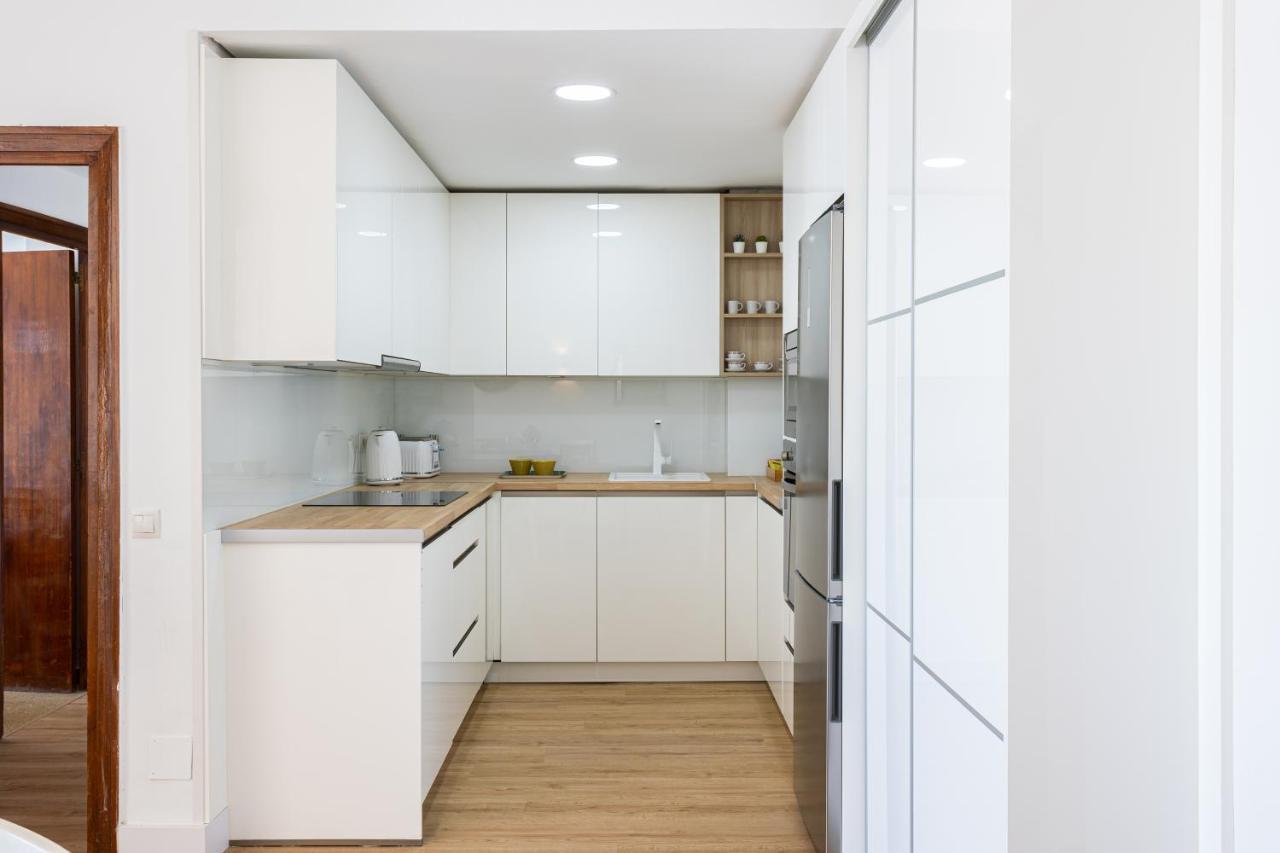 Ensuite Mediterranean Sea Front Huoneisto
