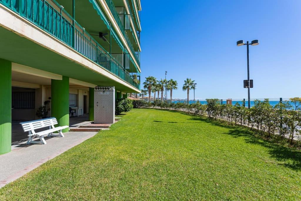 Huoneisto Ensuite Mediterranean Sea Front Fuengirola