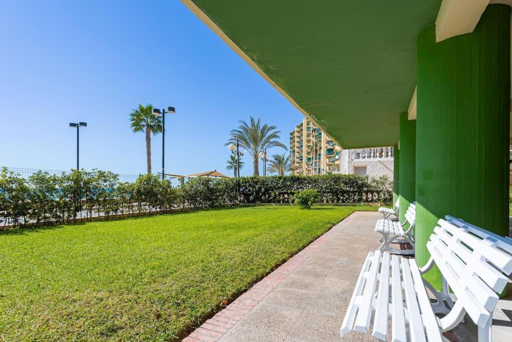 Ensuite Mediterranean Sea Front Huoneisto Fuengirola