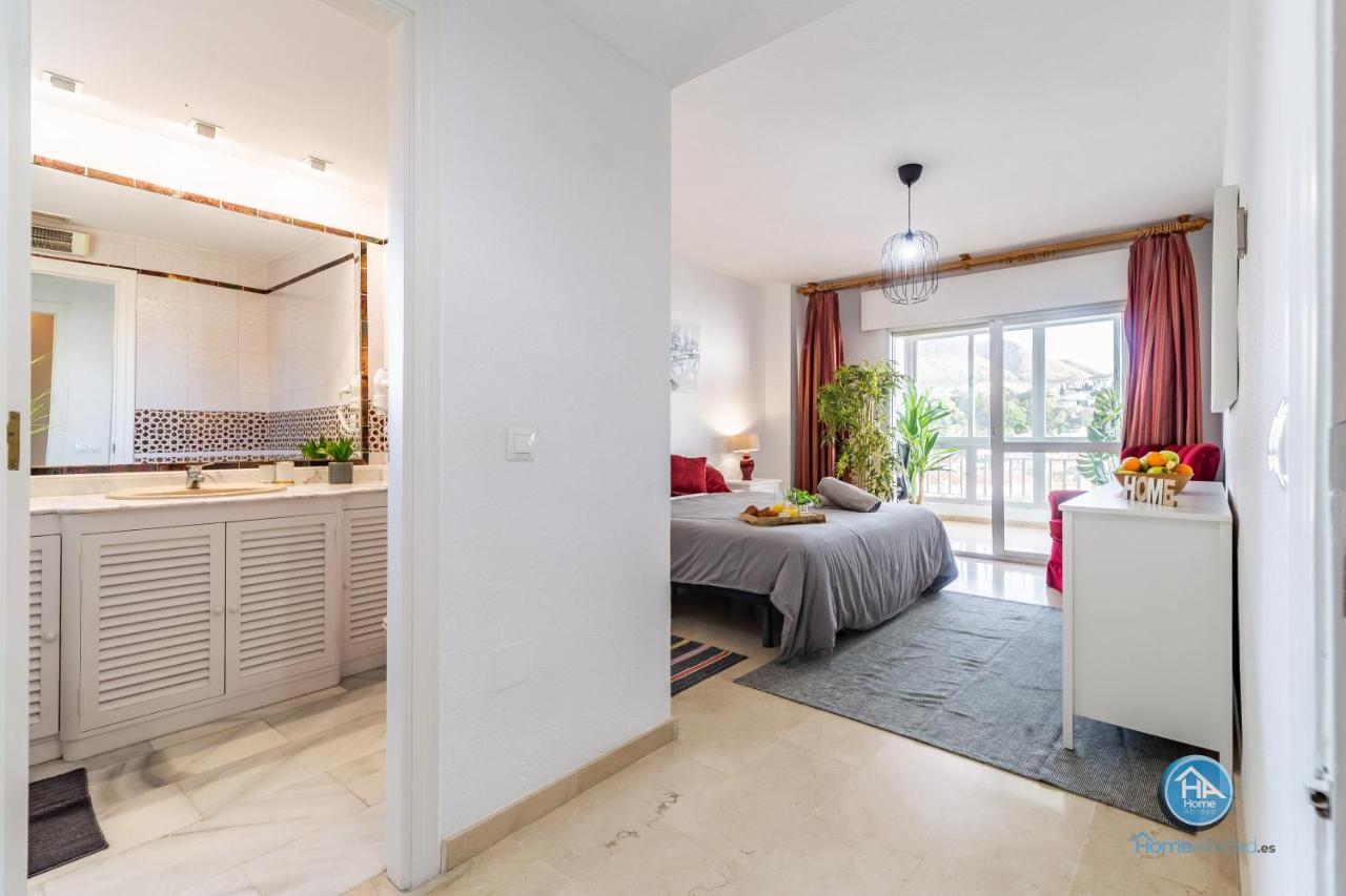Super Exclusive With Free Parking Apartment *