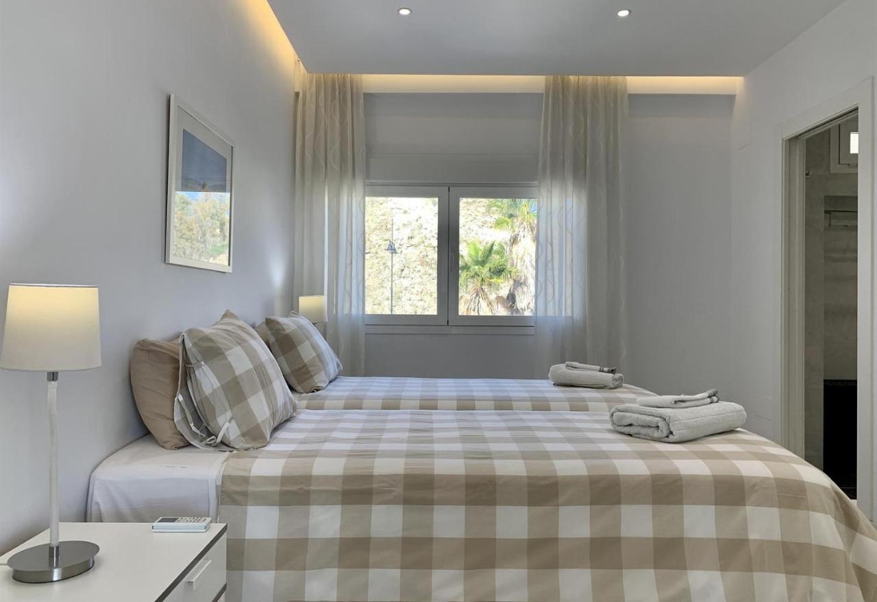 In First Line Of Carvajal Apartment Fuengirola