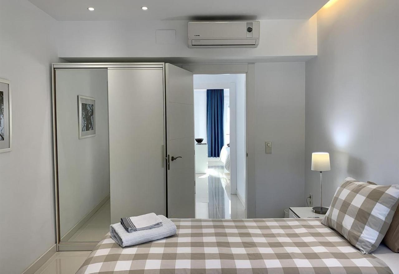 In First Line Of Carvajal Apartment Fuengirola