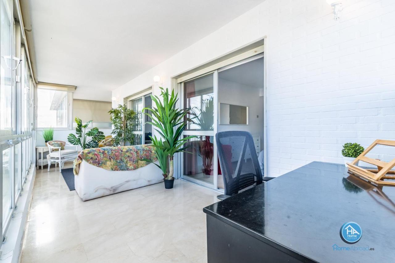 Super Exclusive With Free Parking Apartment *